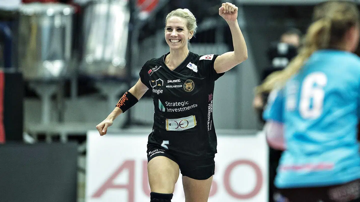 Københavns Louise Svalastog jubler over en scoring i semifinalen i Santander Final4 i damehåndbold mellem Aarhus United og København Håndbold i Jyske Arena i Siulkeborg, fredag d. 29. december 2017.. (Foto: Henning Bagger/Scanpix 2017)