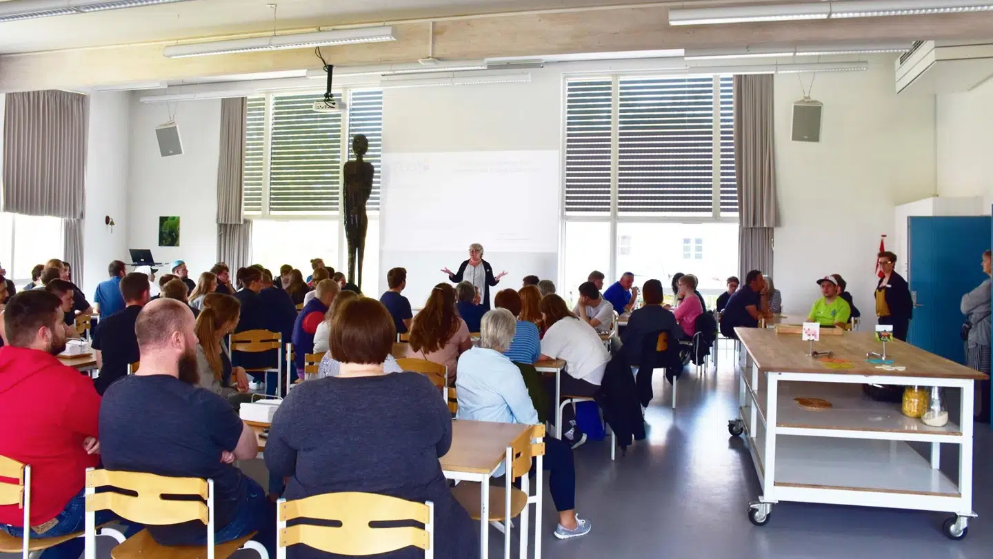FGU Østjylland, hvor det er blevet forbudt for ansatte og elever at drikke sodavand i spisepauserne.