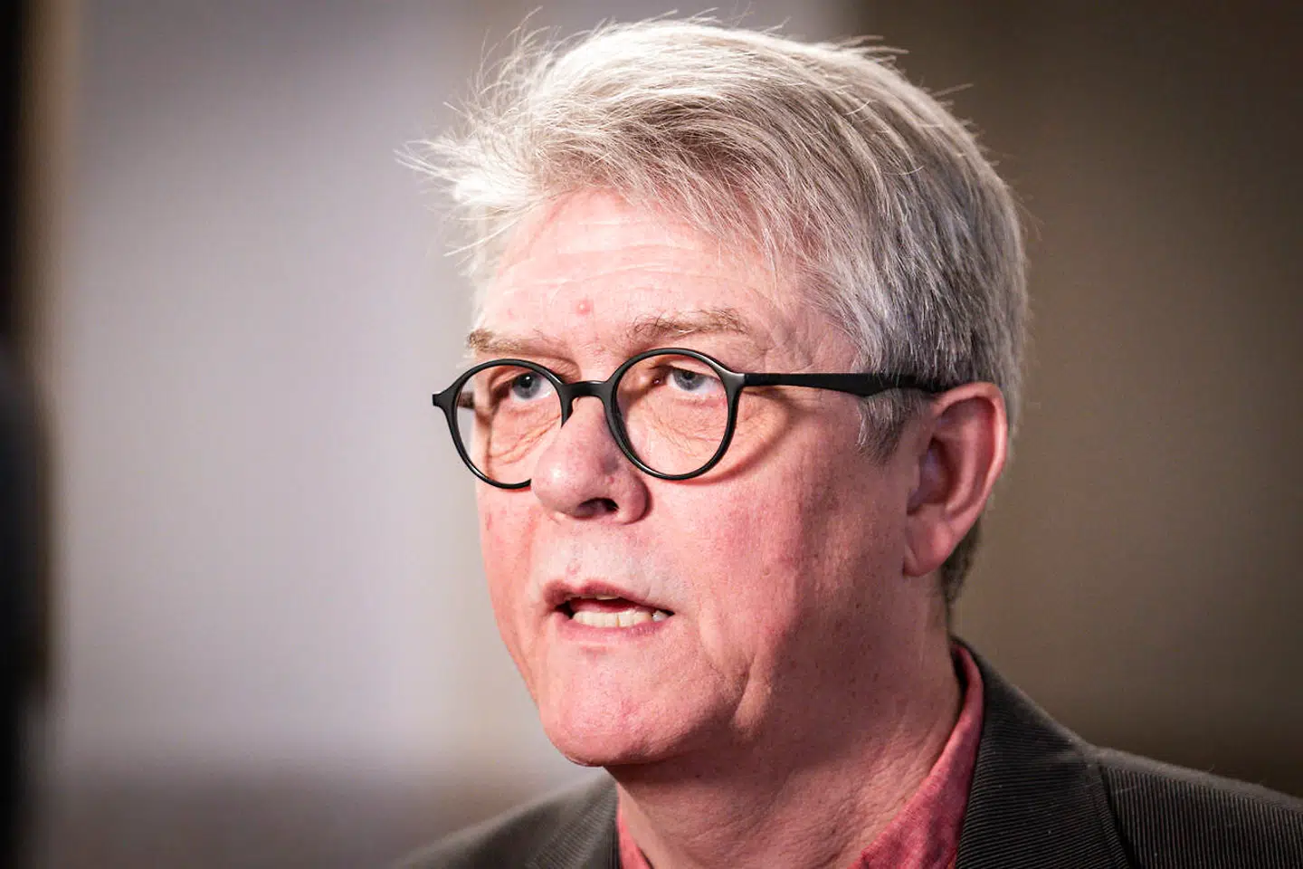 Karsten Hønge (SF) taler med pressen før et ekstraordinært møde i Udenrigspolitisk Nævn om Iran og Irak på Christiansborg, onsdag den 8. januar 2020.