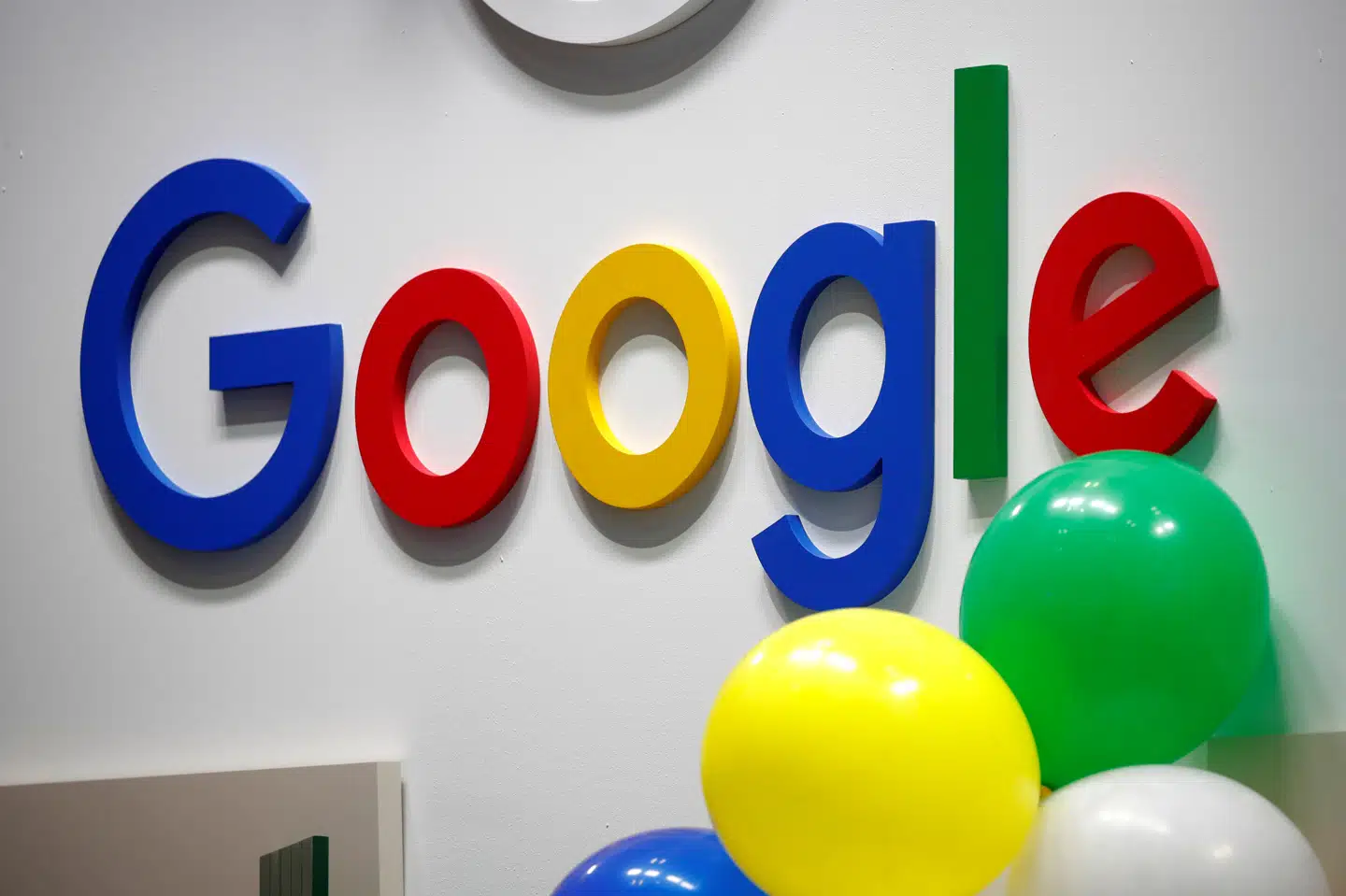 Selskabet bag Google, Alphabets, aktier er steget med otte procent i 2020. Charles Platiau/Reuters