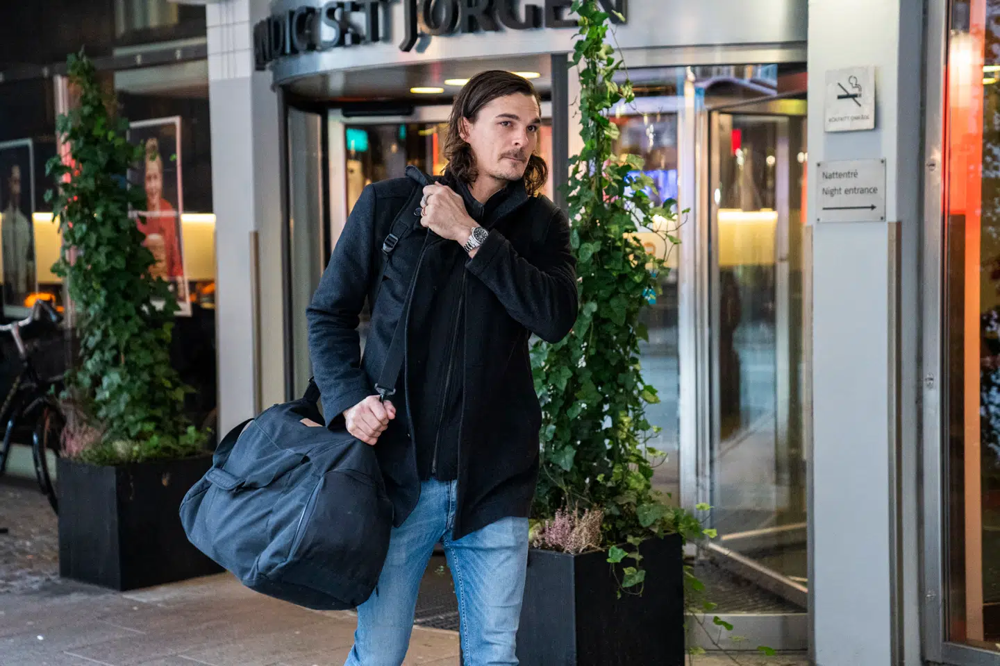 Jannick Green. Håndboldherrelandsholdet forlader deres hotel Scandic St. Jörgen i Malmø torsdag den 16. januar 2020.De danske håndboldherrer er ude af EM, som endte for dem onsdag efter tre kampe i det indledende gruppespil. (foto: Martin Sylvest/Ritzau Scanpix 2019)