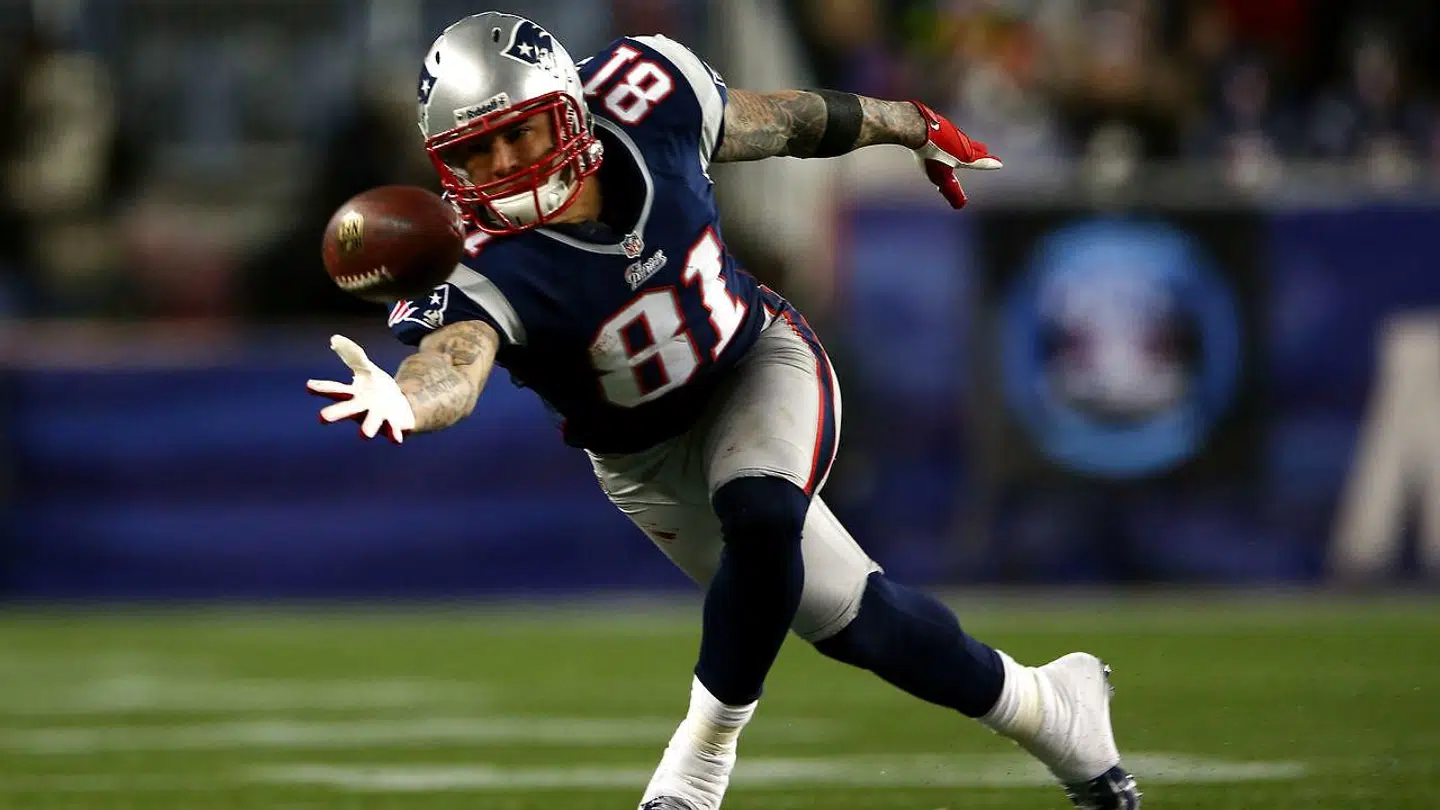 Aaron Hernandez var ikke bare god på footballbanen. Han var en af de bedste. Fra 2010 til 2012 var han en af de største sportsstjerner i USA. (Foto: Scanpix)