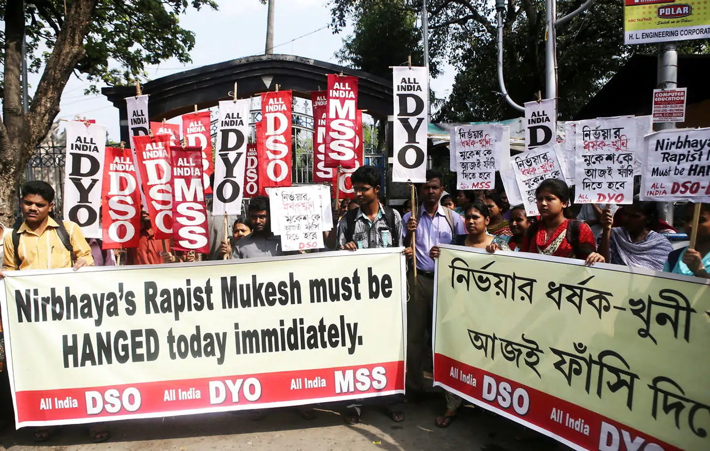 Kravet om at voldtægtforbryderne skulle hænge for deres forbrydelse, var udtalt efter forbrydelsen i 2012.