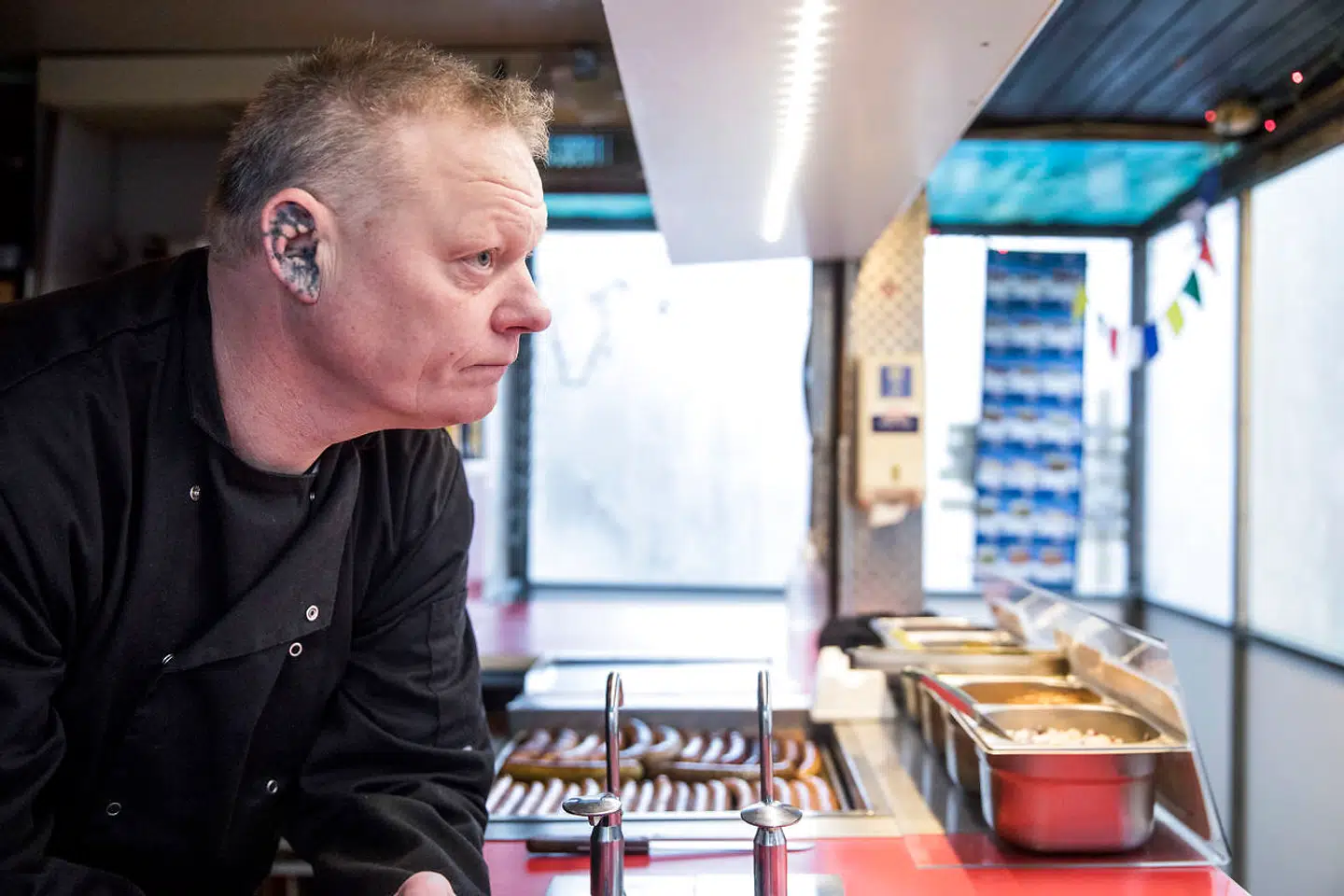Problemer ved Anker Jørgensens Plads i Sydhavnen. Morten "Øre" Andersen der har pølsevognen ved Anker Jørgensens Plads.