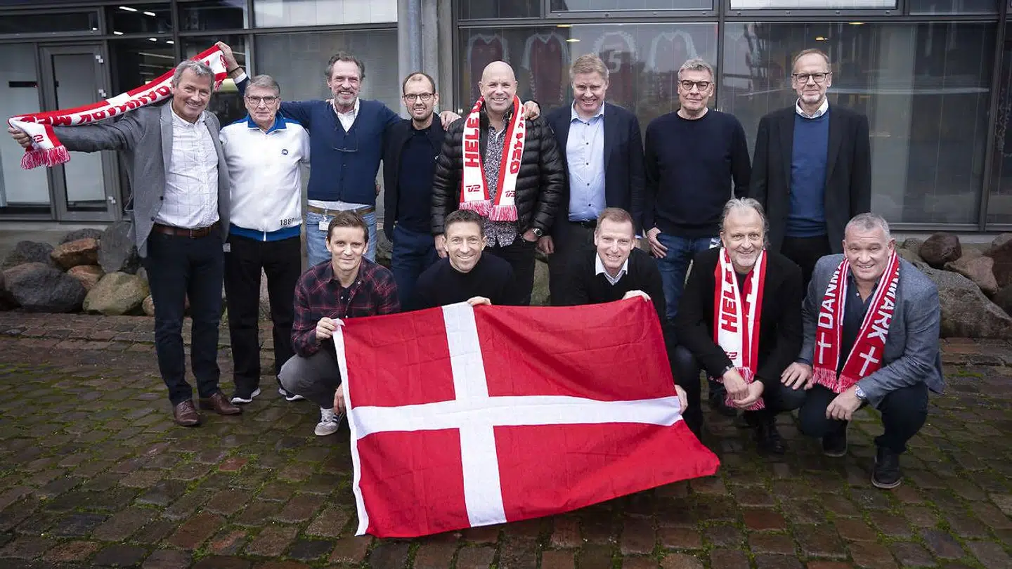 TV 2 holdt pressemøde på den nye programserie 'Kampklar' tirsdag den 7. januar 2019. Serien samler et hold af gamle landsholdsspillere og giver dem tre måneder til at blive kampklar. Øverst fra venstre: Bjørn Kristensen, massør Allan Poulsen, Michael Manniche, Rene Henriksen, Frank Pingel, Henrik Larsen, Lars Olsen og Ole Kjær. Nederst fra venstre: Thomas Rytter, Søren Colding, Martin Johansen, Klaus Berggreen og John 'Faxe' Jensen.
