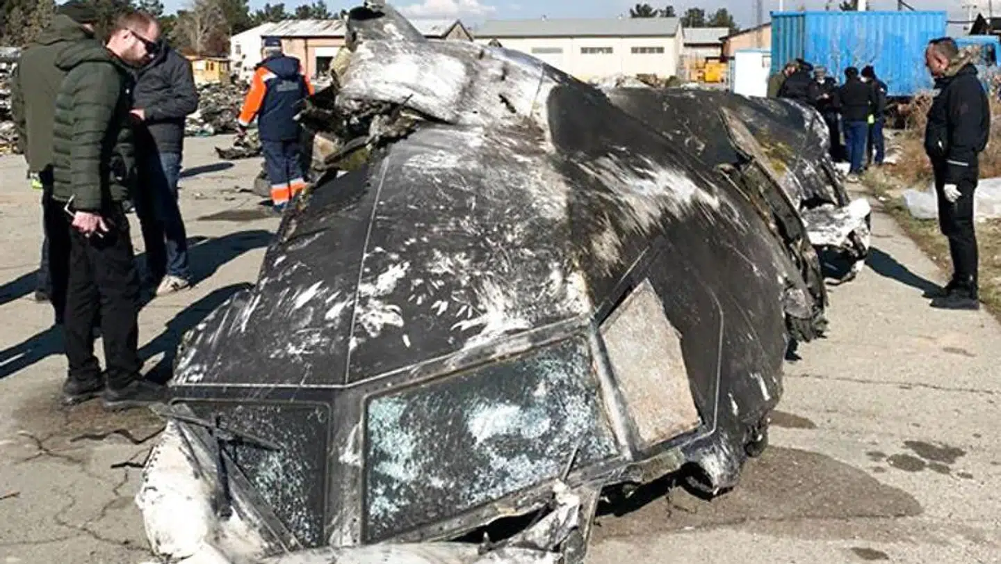 Siden flystyrtet den 8. januar, har ukrainske specialister forsøgt at klarlægge, hvad der var skyld i styrtet.