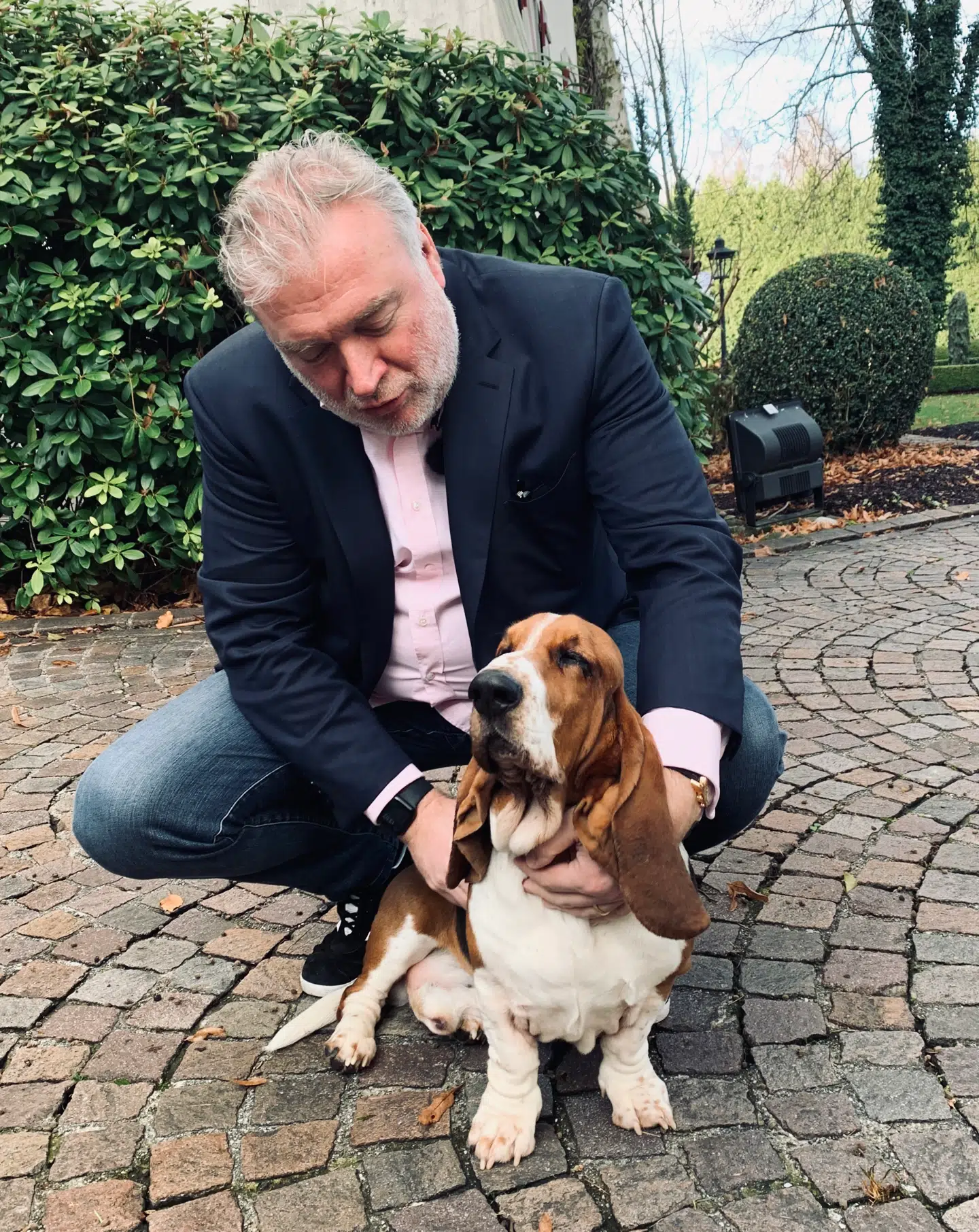 Lars Seier Christensen ledte i et år, før han fandt hunden Duncan, der har samme aftegn som den bassethund, han havde som barn.