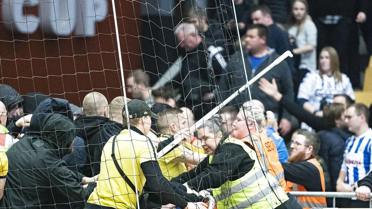 Der udbrød Tumult i hallen efter OB og Brøndby havde mødt hinanden.