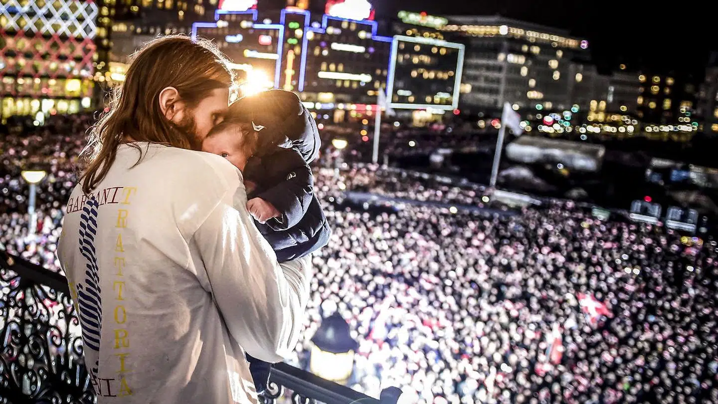Mikkel Hansen blev inden VM sidste år far til sønne Eddie Max, som han havde med ude på balkonen på Rådhuspladsen, da landsholdet skulle hyldes.