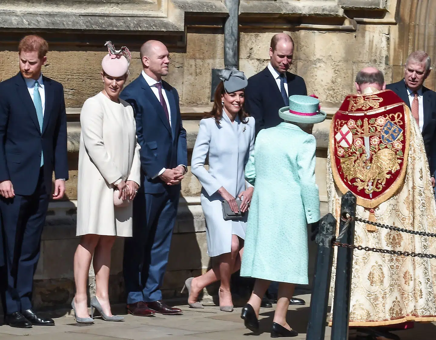 Prins Harry, Zara Tindall, Mike Tindall, hertuginde Kate, prins William og dronning Elizabeth i april 2019.