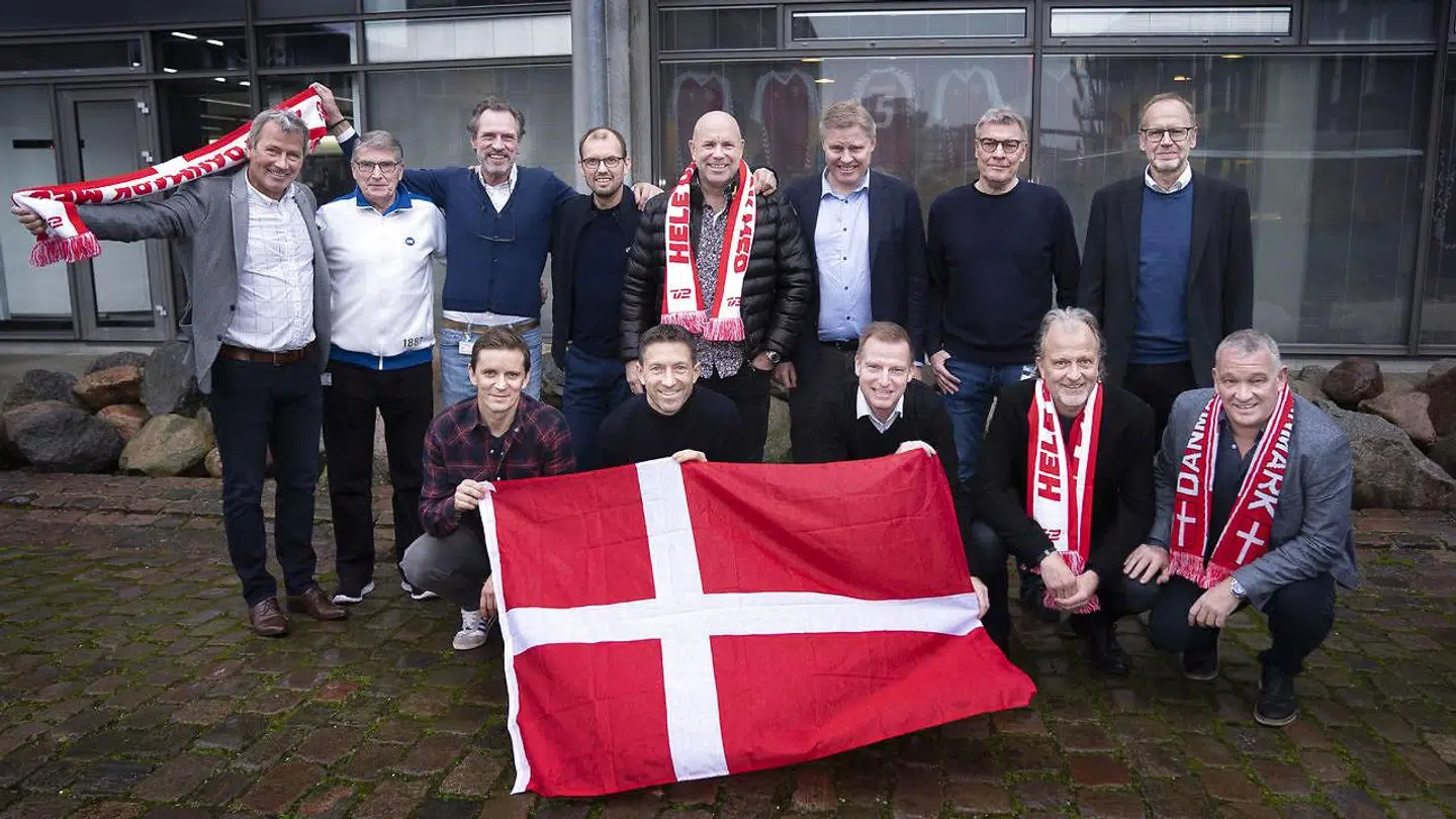 TV 2 holder pressemøde på deres nye programserie Kampklar tirsdag den 7. januar 2019. Serien samler et hold af gamle landsholsspillere, og giver dem tre måneder til at blive kampklare. Øverst fra venstre: Bjørn Kristensen, massør Allan Poulsen, Michael Manniche, Rene Henriksen, Frank Pingel, Henrik Larsen, Lars Olsen og Ole Kjær. Nederst fra venstre: Thomas Rytter, Søren Colding, Martin Johansen, Klaus Berggreen og John "Faxe". Jensen.