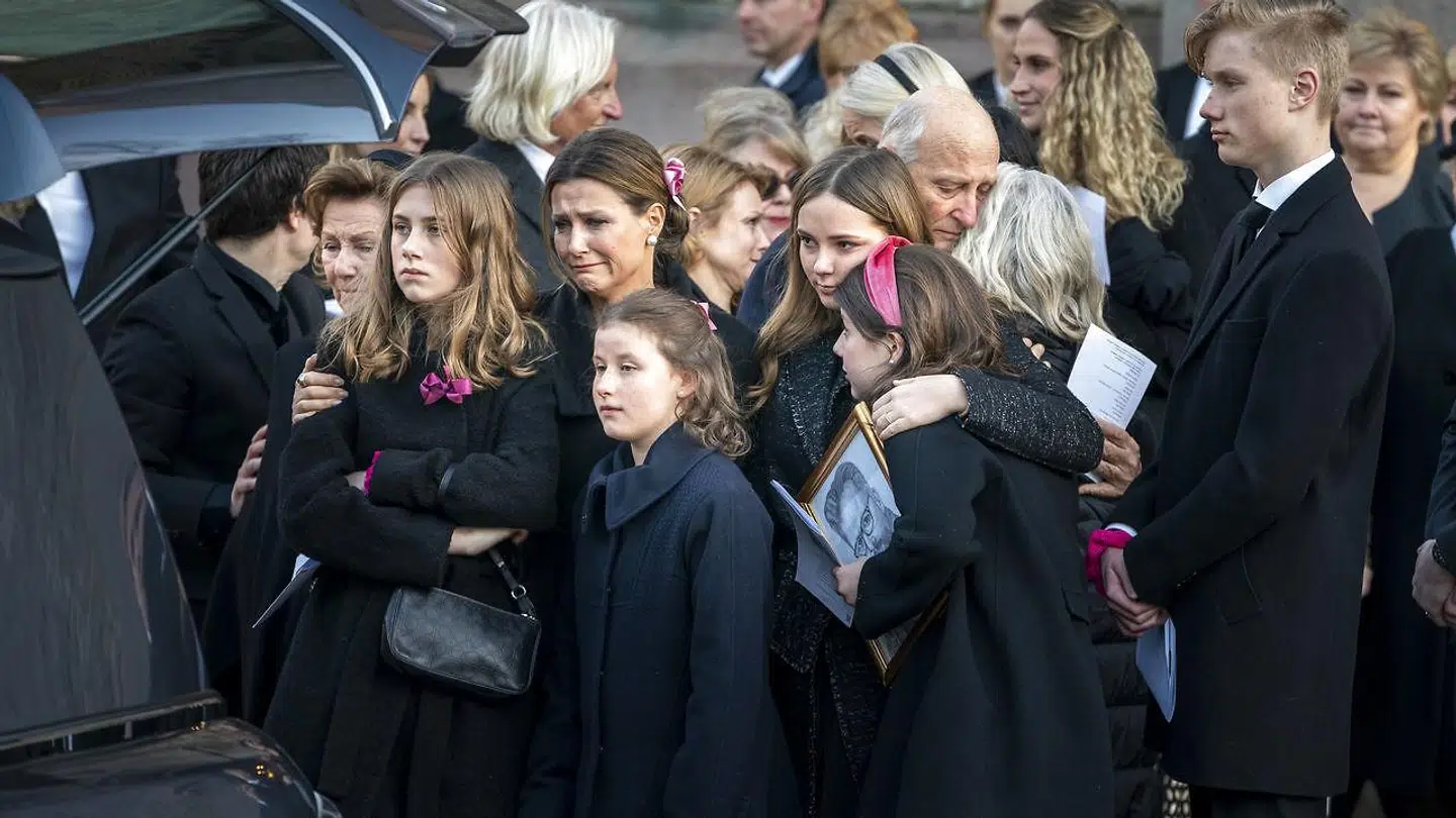 Familien efter bisættelsen i sidste uge.