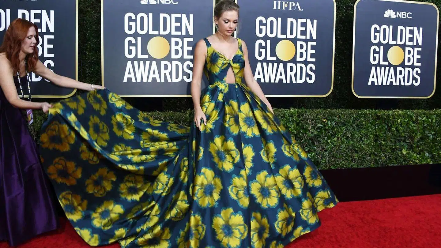 Taylor Swift havde valgt en ydest blomstret kjole til anledningen.