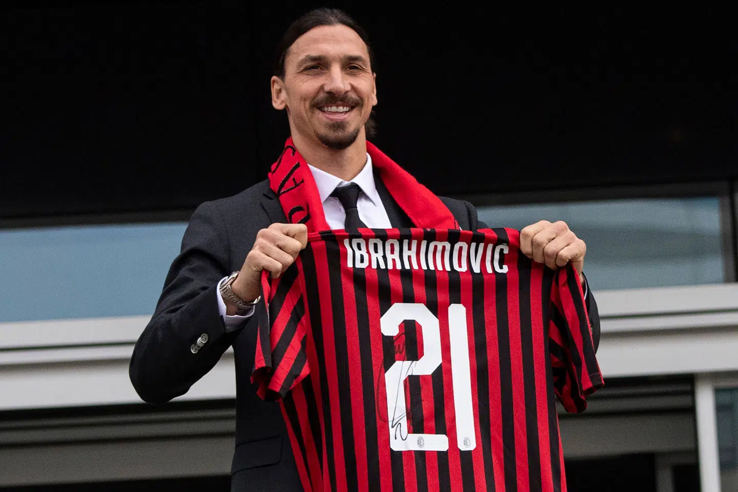 Zlatan Ibrahimovic har fået en stor modtagelse i Milan. Marco Bertorello/Ritzau Scanpix