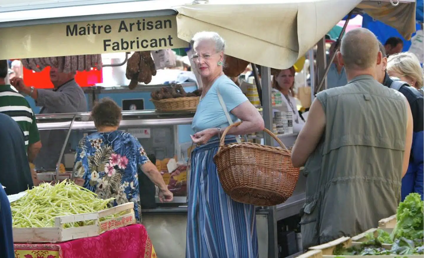 Ifølge Jørgen Jessen lod dronning Margrethe, som om hun ikke vidste, at fotograferne ville følge efter hende til markedet i Cahors.