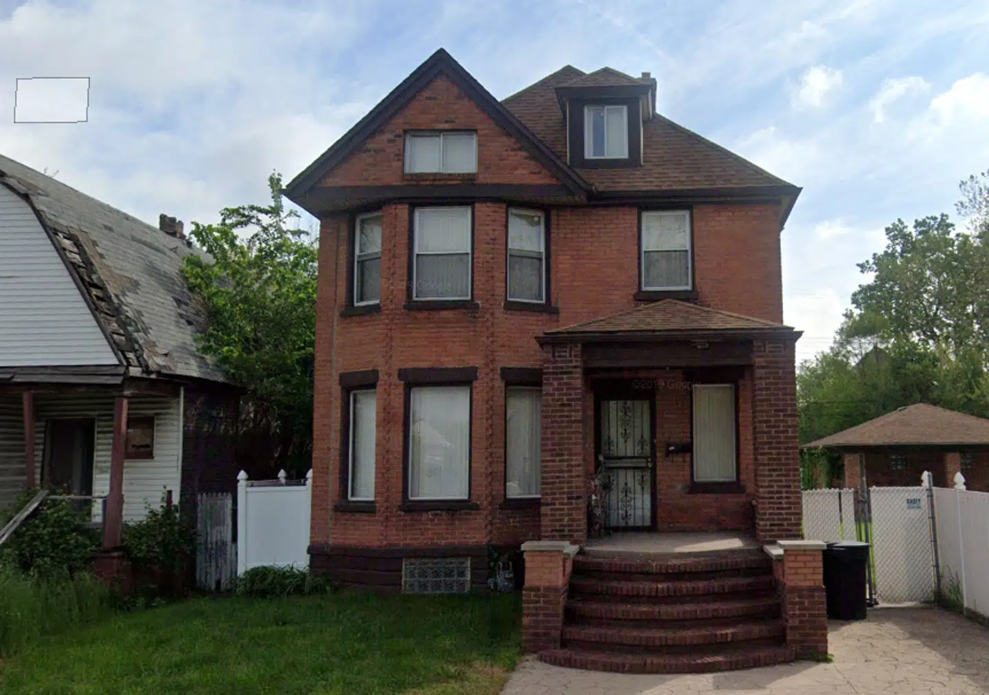 Huset i Detroit før afbrændingen. Det var under ombygning!