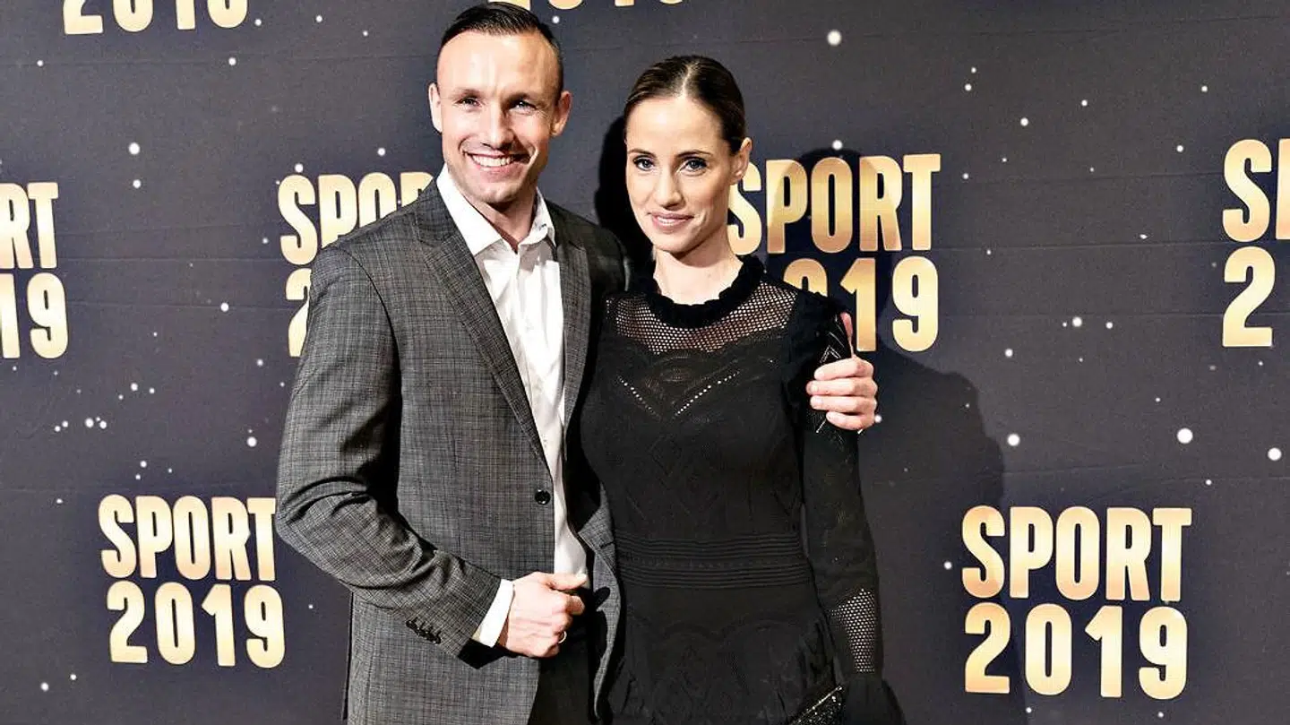 Laura Lava synes sort kedeligt, men roser alligevel Lea Hvidts kjole.
