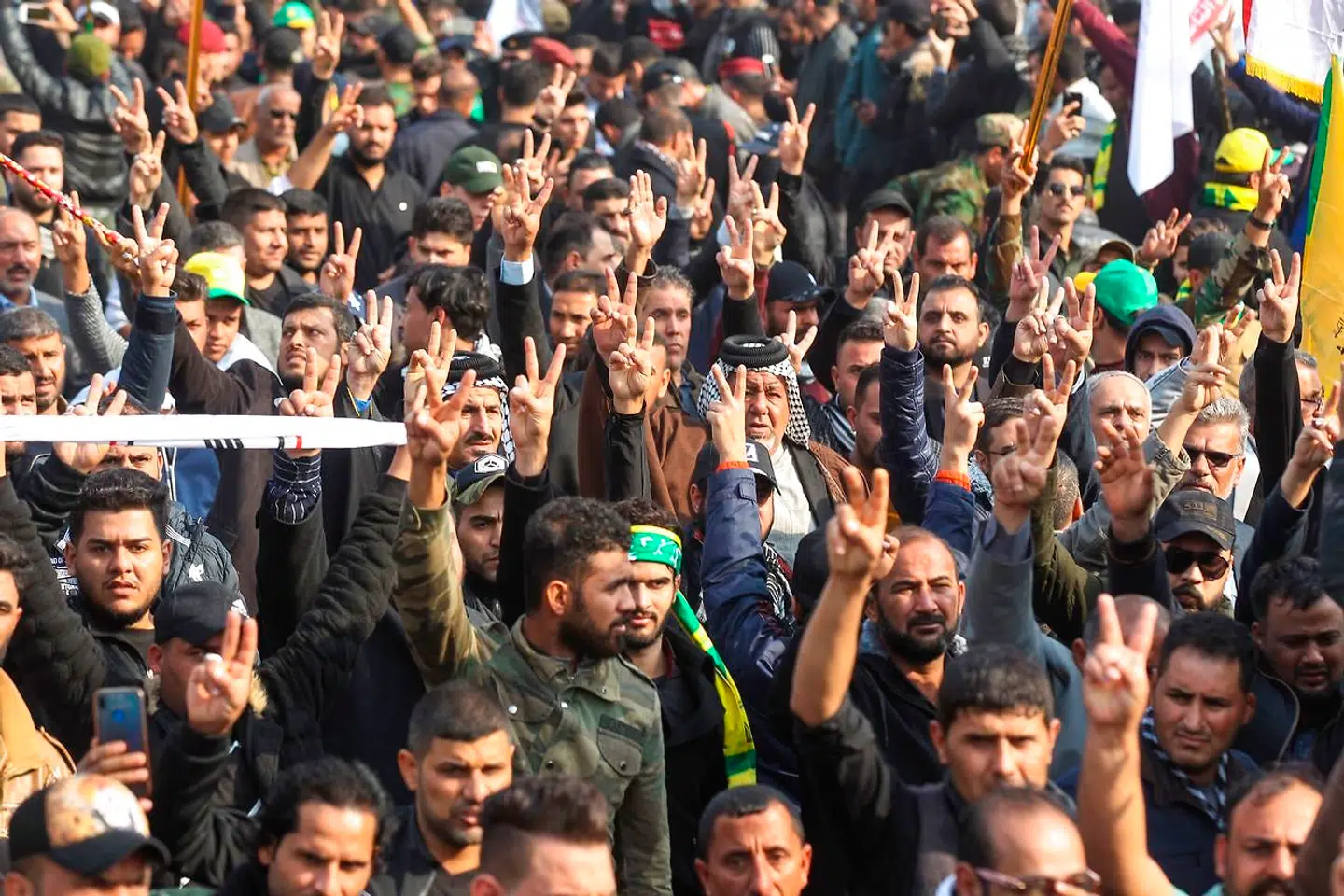 Tilhængere af Hashed al-Shaabi-militsen og Iraks Hezbollah-brigader deltog også i optoget.