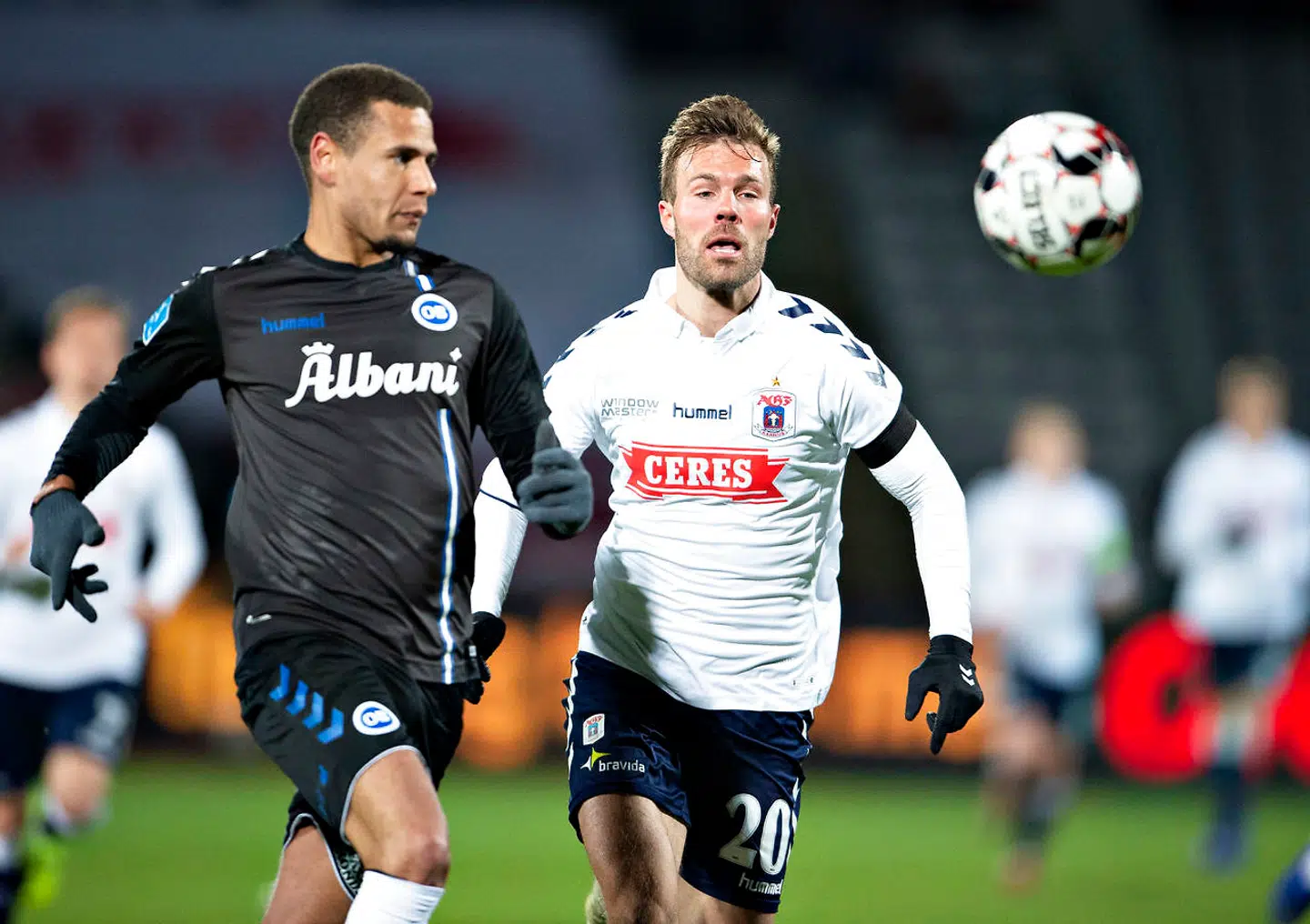 OB's Ramon Leeuwin mod AGF's Patrick Mortensen.