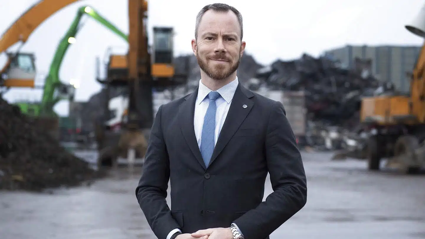 Miljø- og fødevareminister Jakob Ellemann-Jensen ses her under sit besøg hos Stena Innovative Recycling på Grenaa Havn, mandag 12. november 2018. Besøget var for at få indsigt i Grenå Havns cirkulære økonomi.