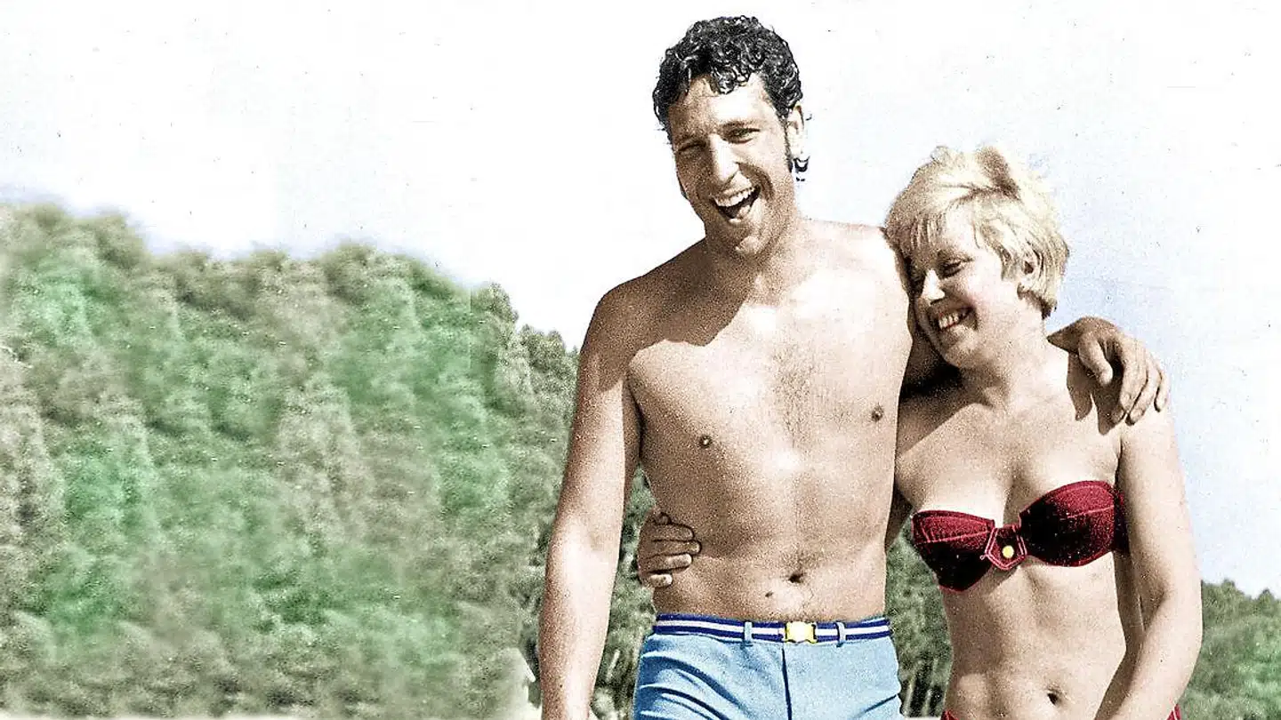 Tom Jones var i 59 år gift med Melinda Rose Rosewood, inden hun i 2016 gik bort i en alder af 75 år. Her ses Tom og Melinda under en rejse til Mallorca i 1966.