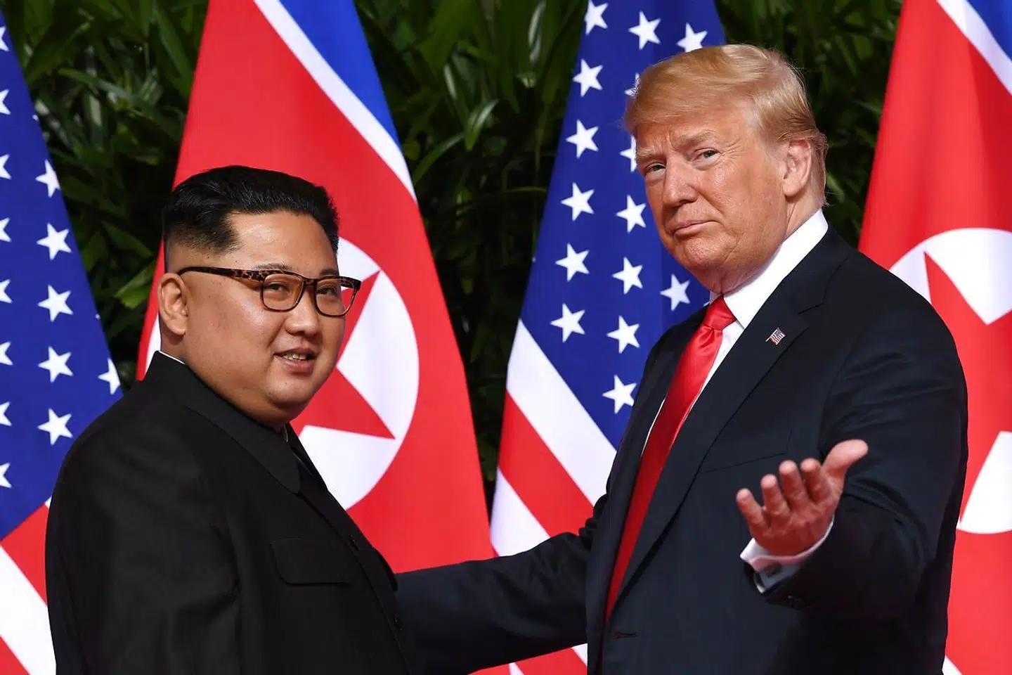 Donald Trump og Kim Jong-un mødtes på neutral grund i Singapore den 12. juni 2018.