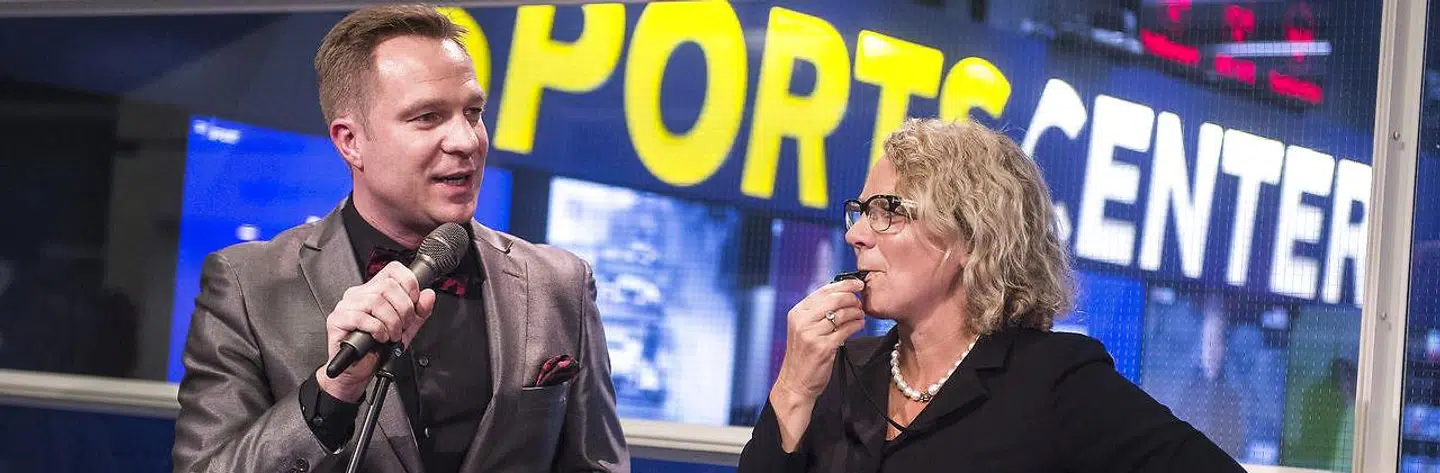 Frederik Lauesen, der er sportschef på TV2, sammen med tv-kanalens nu forhenværende direktør Merete Eldrup.