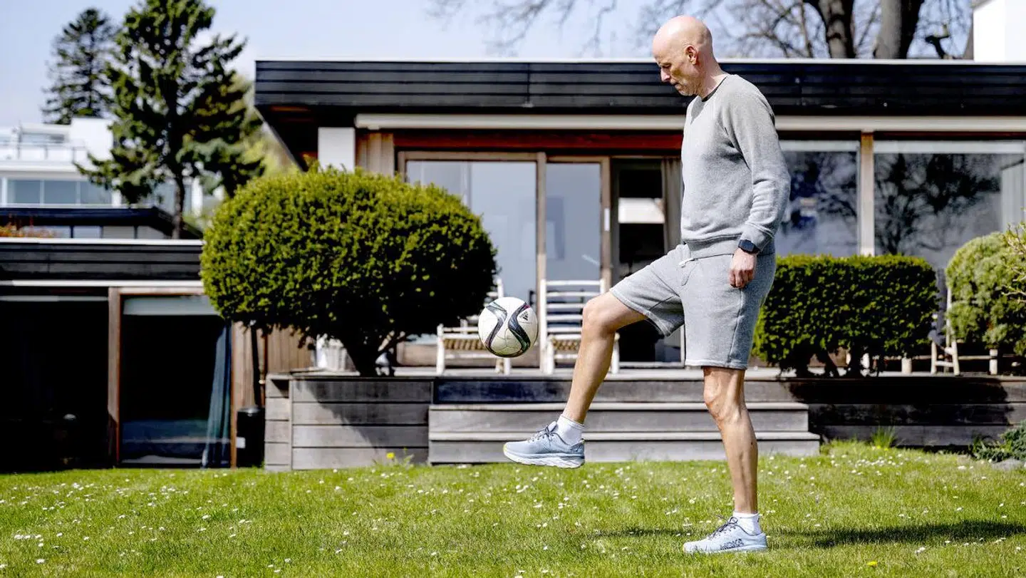 Ståle Solbakken, landstræner for det norske fodboldlandshold og har tidligere bl.a. været træner og manager for FC København.