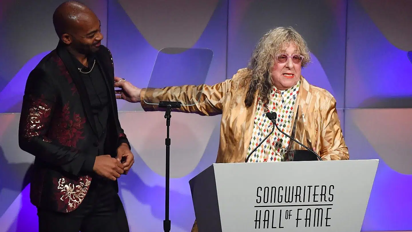 Allee Willis til Songwriters Hall of Fame i 2018.