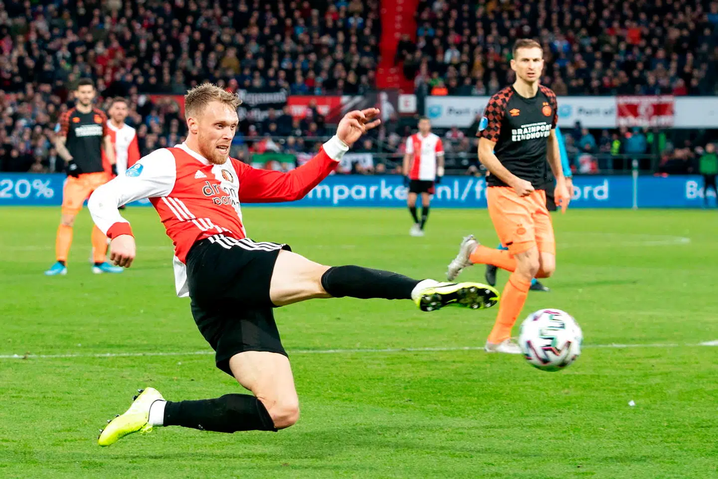 epa08073752 Nicolai Jorgensen of Feyenoord in action during the Dutch Eredivisie soccer match between Feyenoord Rotterdam and PSV Eindhoven at De Kuip stadium in Rotterdam, the Netherlands, 15 December 2019. EPA/ANP SPORT / Tom Bode Multimedia