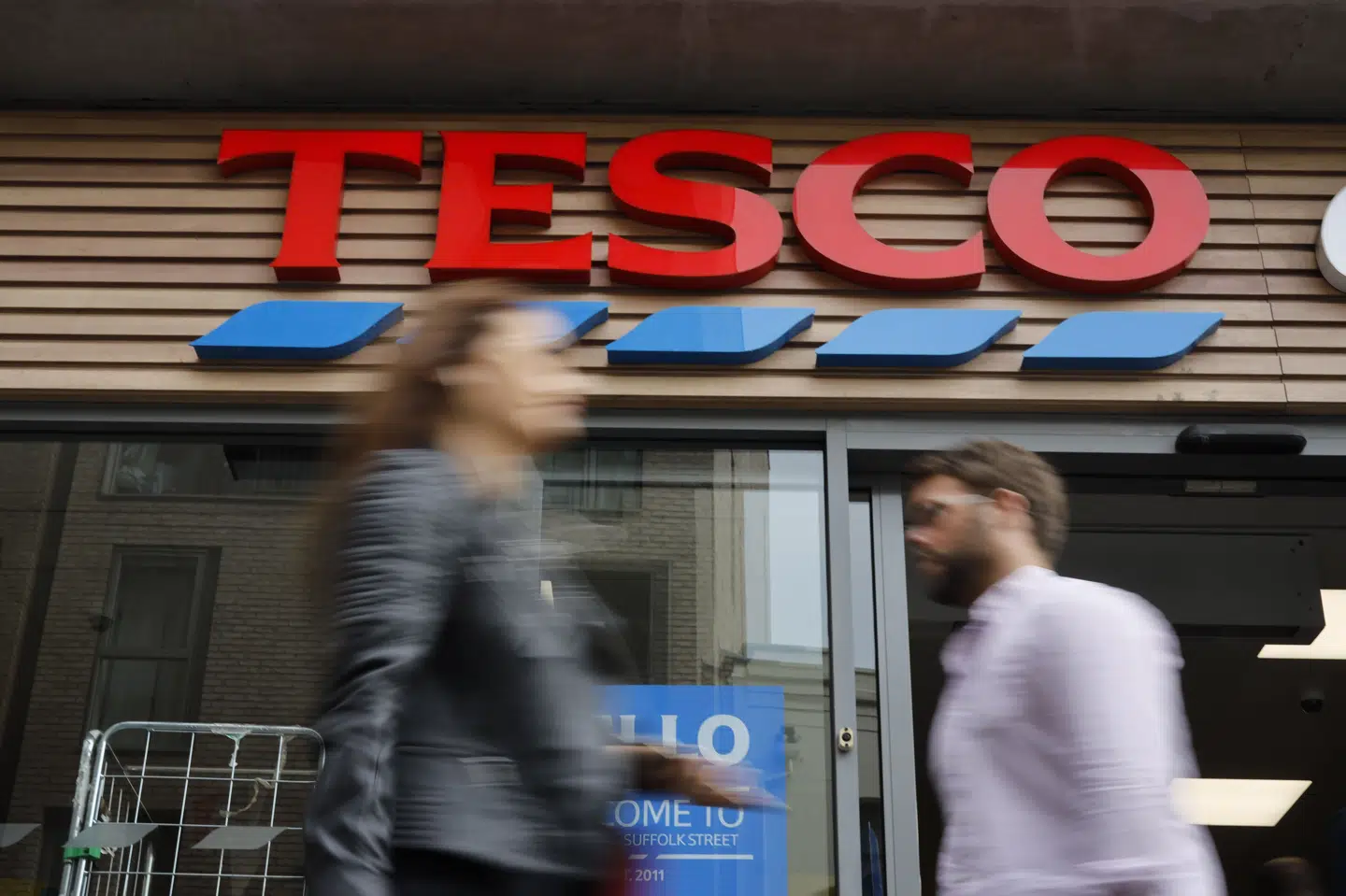 Storbritanniens største detailkæde, Tesco, har stoppet salg af julekort fra en fabrik i Kina, efter at en kunde i et kort opdagede en besked, som tilsyneladende er skrevet af en tvangsarbejder i et kinesisk fængsel. (Arkivfoto). Tolga Akmen/Ritzau Scanpix