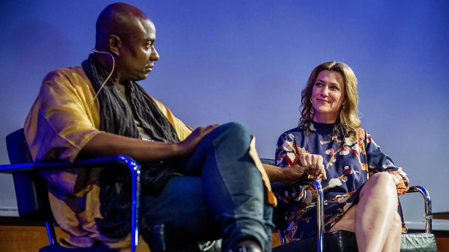 Martha Louise og shamanen Durek Verrett på scenen under et af deres foredrag.