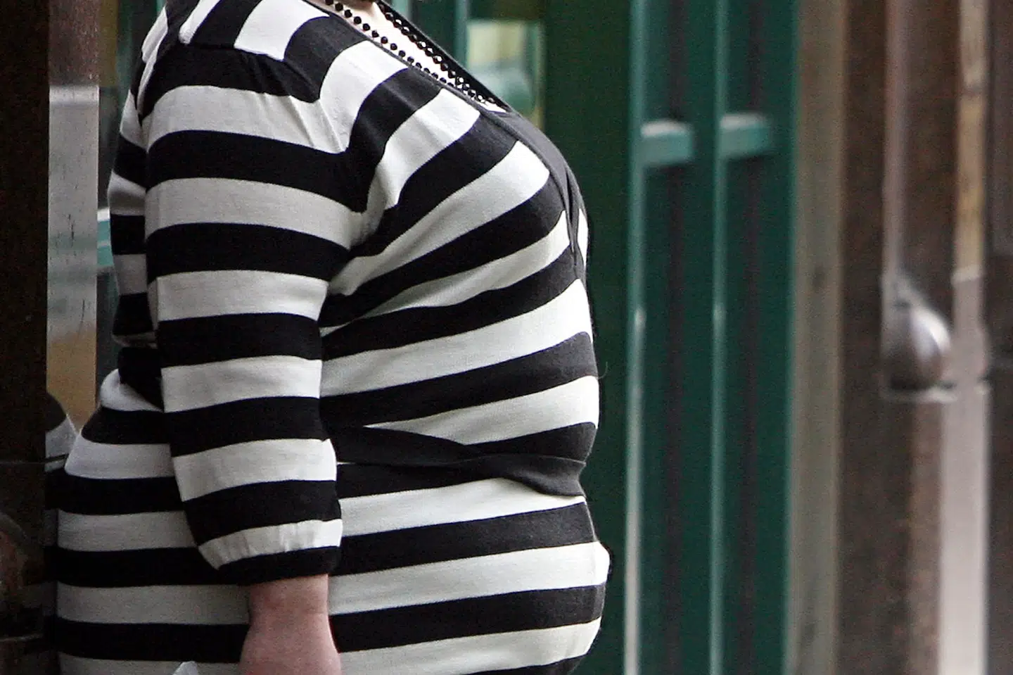 I et nyt studie har forskere fra Københavns Universitet opgjort, hvor meget mere klodens 600 millioner svært overvægtige borgere belaster klimaet sammenlignet med normalvægtige. Den samlede ekstra klimaudledning fra overvægtige svarer til 1,6 procent af klodens udledninger, lyder det i rapporten. (Arkivfoto) Paul Ellis/Ritzau Scanpix