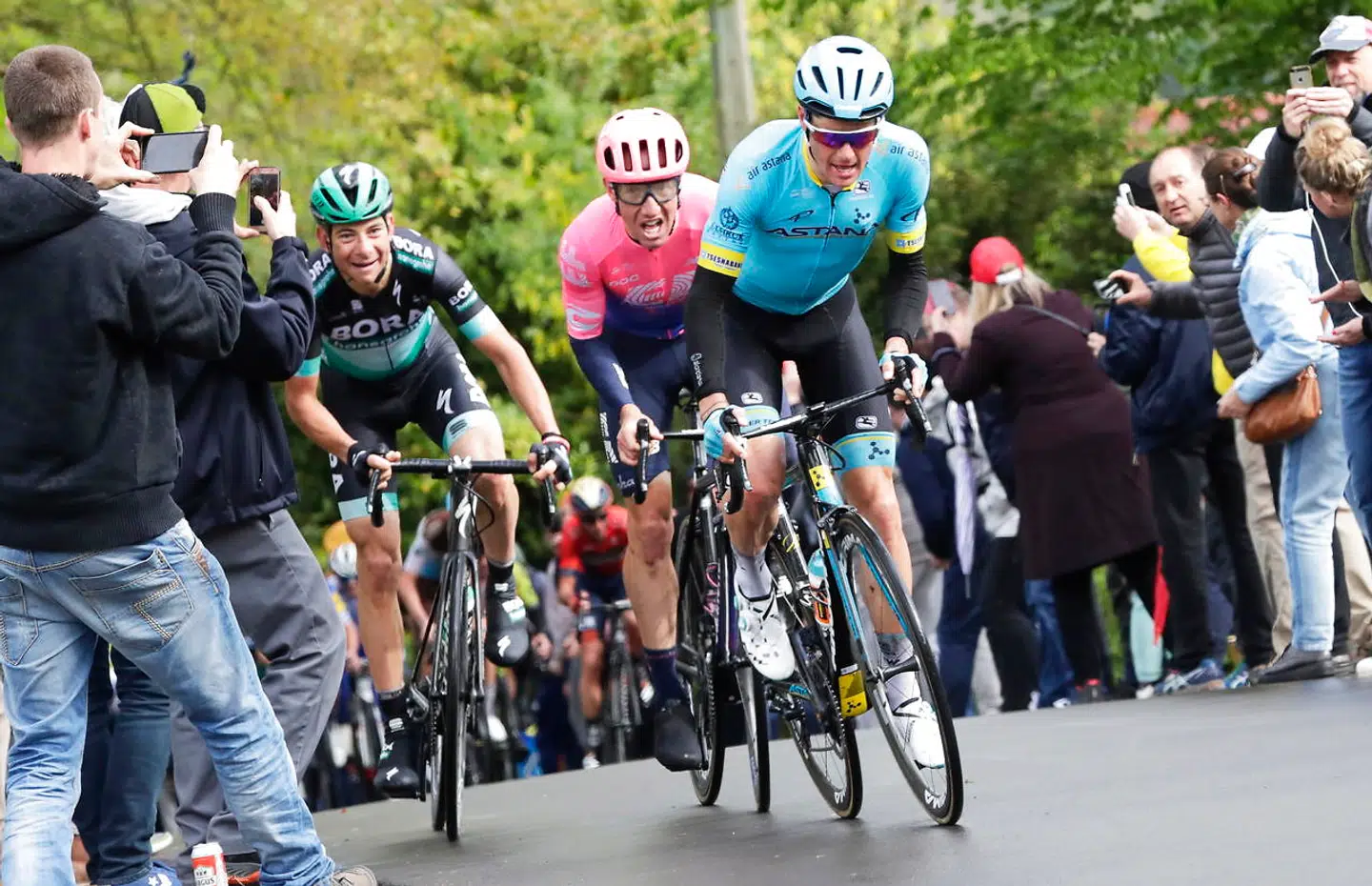 Jakob Fuglsang grundlægger sin sejr Liège-Bastogne-Liège, hvor han kørte fra blandt andet Michael Woods og Davide Formolo.