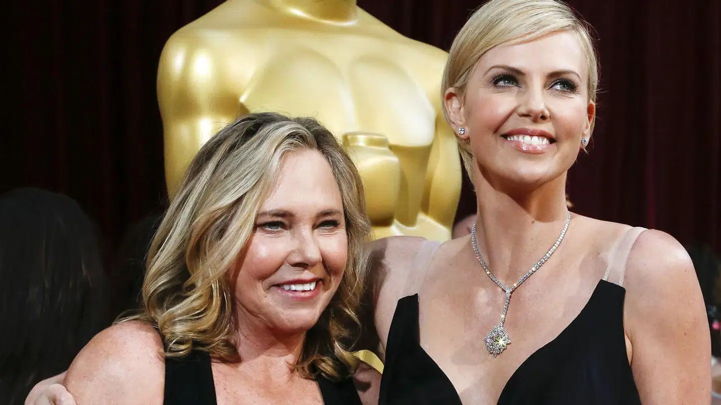 Charlize Theron sammen med sin mor, Gerda Jacoba Aletta Maritz.