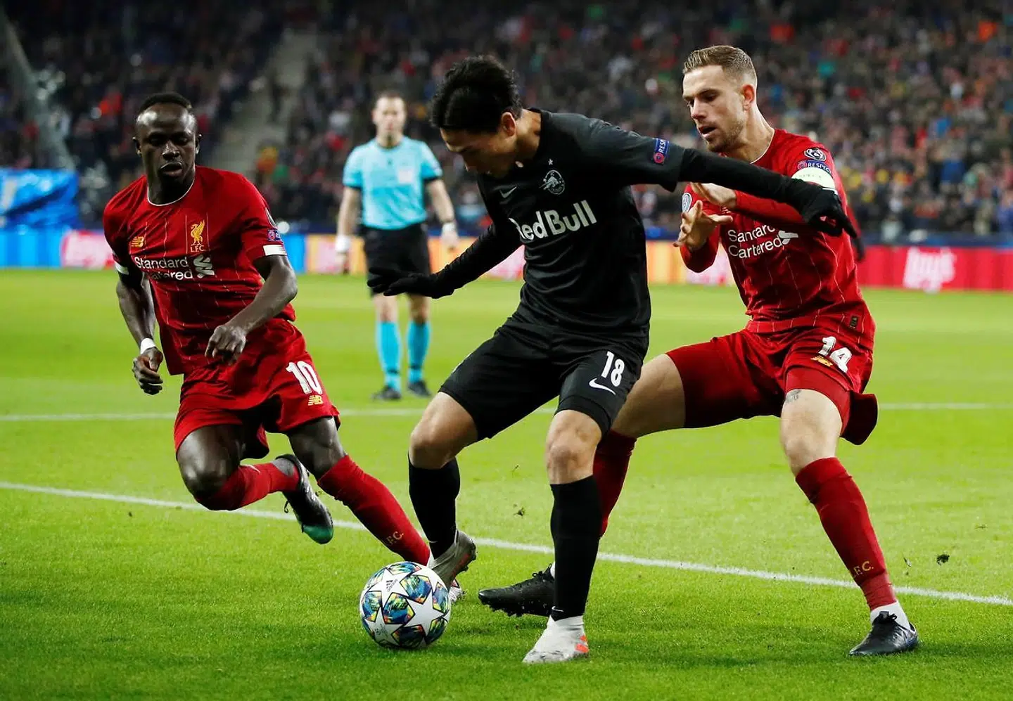 Minamino i aktion mod Liverpool i årets Champions League.