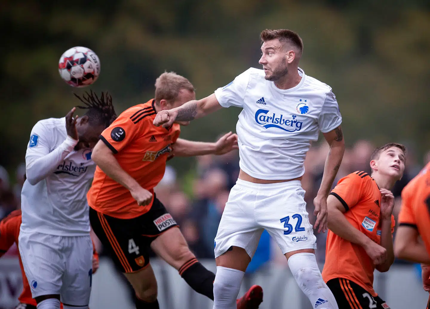 Nicklas Bendtner i aktion mod Hillerød i Sydbank Pokalen.
