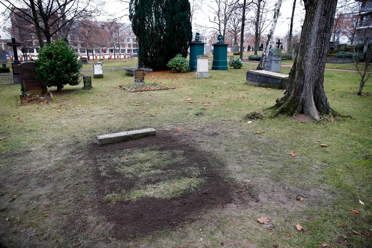 Sådan ser Heydrichs grav ud, efter den er blevet lukket igen.