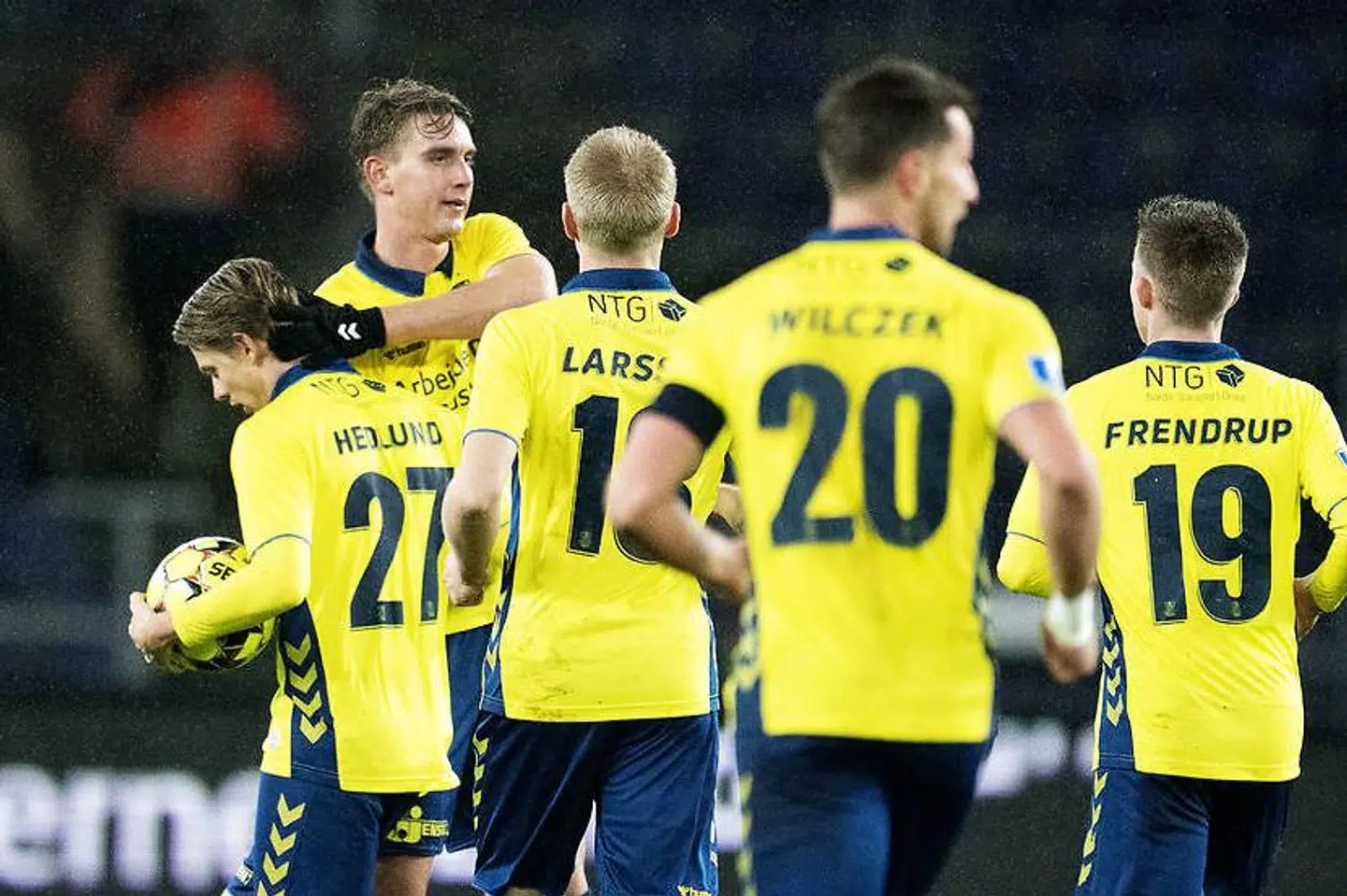 Jubel efter Simon Hedlund udligner til 1-1 under Superligakampen mellem Brøndby IF og Hobro IK på Brøndby Stadion søndag den 15. december 2019.. (Foto: Claus Bech/Ritzau Scanpix)