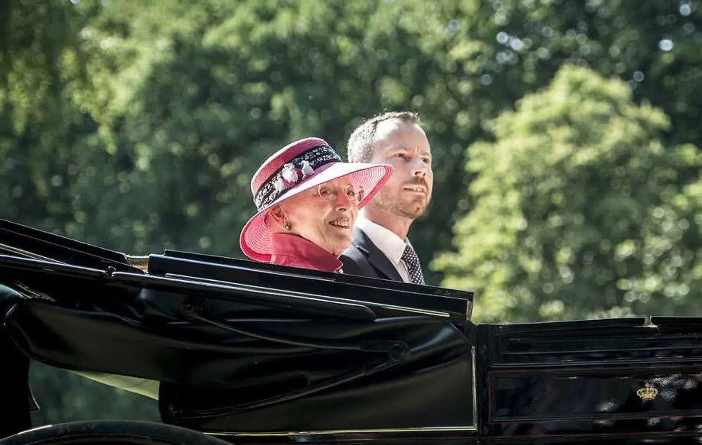Jakob Ellemann-Jensen begik svipseren under en karettur med Dronningen.