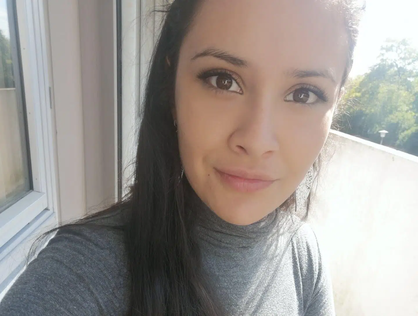 Isabella Toft er grundig med at tjekke priser, før hun køber julegaver.