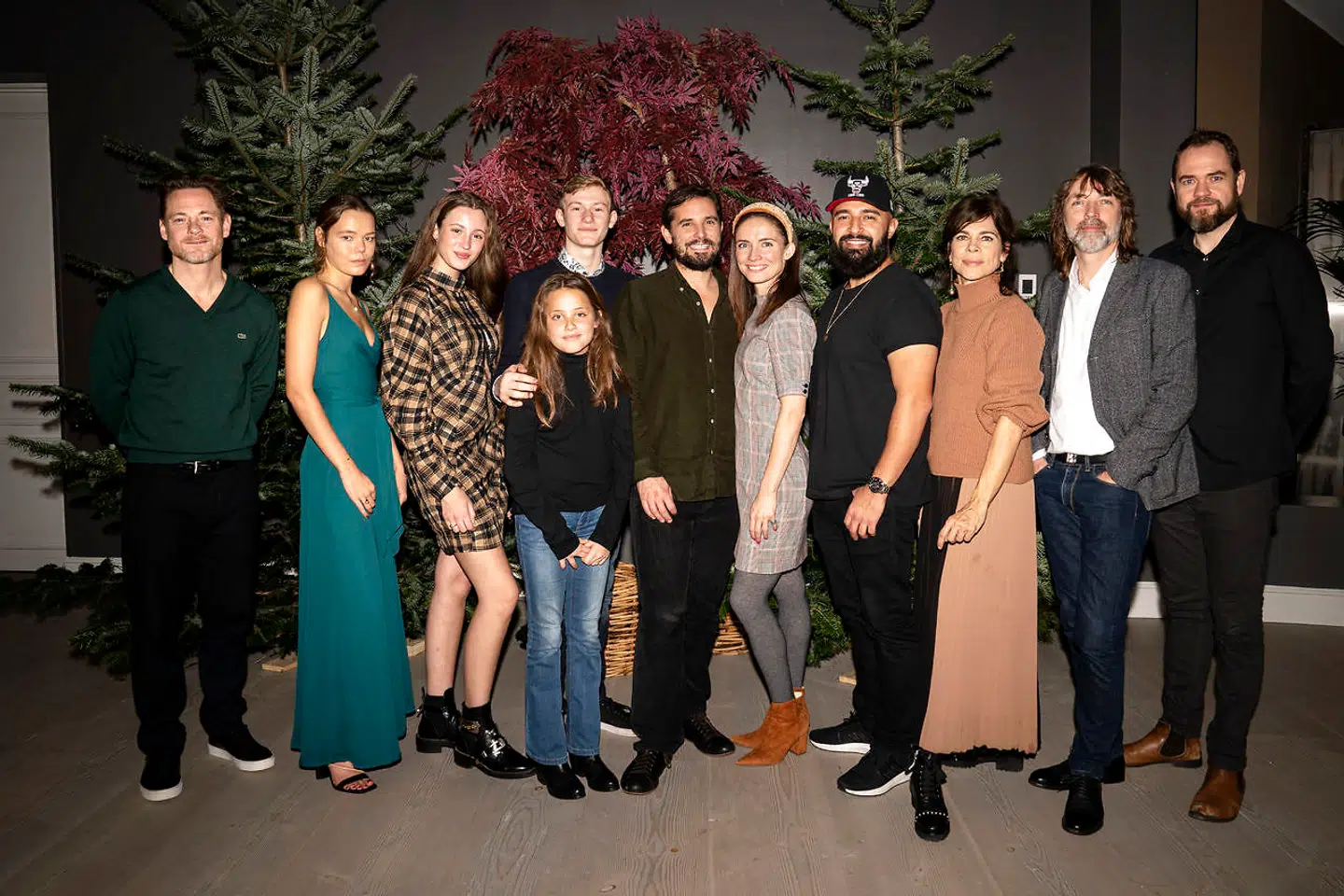 Paw Henriksen, Viilbjørk Malling Agger, Josephine Chavarria, Albert Rosin Harson, Rosita Gjurup, Christian Tafdrup, Neel Rønholt, Hadi Ka-koush, Ellen Hillingsø, instruktør Christian Grønvall og Esben Dalgaard, der alle medvirker i TV2's nye familiejulekalender 'Tinka og Kongespillet'.