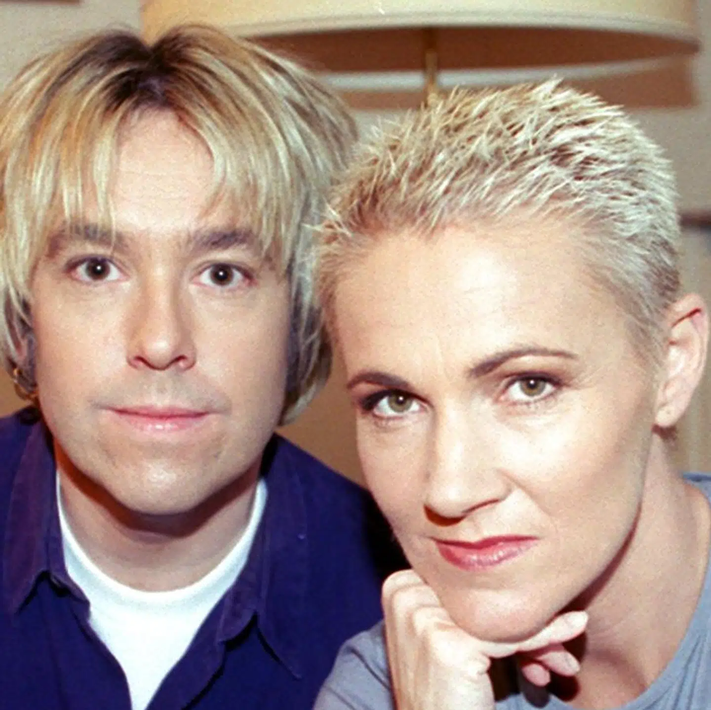 Her ses Roxette med Per Gessle til venstre og Marie Fredriksson til højre. Billedet er taget i 1999