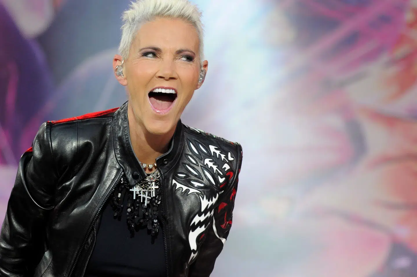 Canceren tog en stor del af Roxette-sangerinde Marie Fredrikssons liv. I 2002 blev hun ramt af en tumor i hjernen, og selv om hun blev erklæret rask, slap hun aldrig eftervirkningerne af strålebehandlingen. Mandag døde hun. (Arkivfoto) Boris Roessler/Ritzau Scanpix