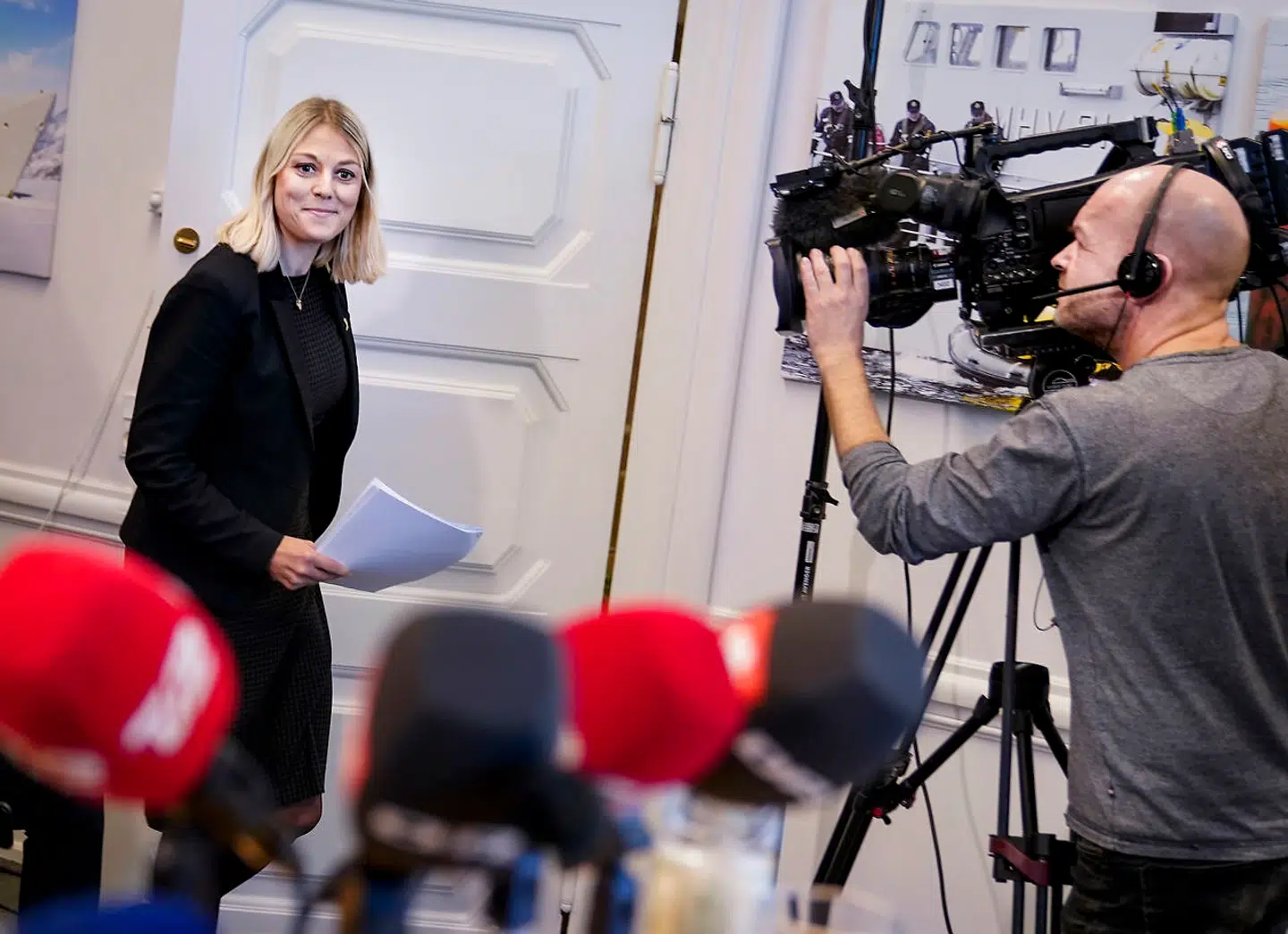 Forsvarsminister Trine Bramsen holder pressemøde om den verserende sag om manglende kontrol og svindel i Forsvarsministeriet Ejendomsstyrelse i København tirsdag den 10. december 2019. (Foto: Liselotte Sabroe/Ritzau Scanpix)