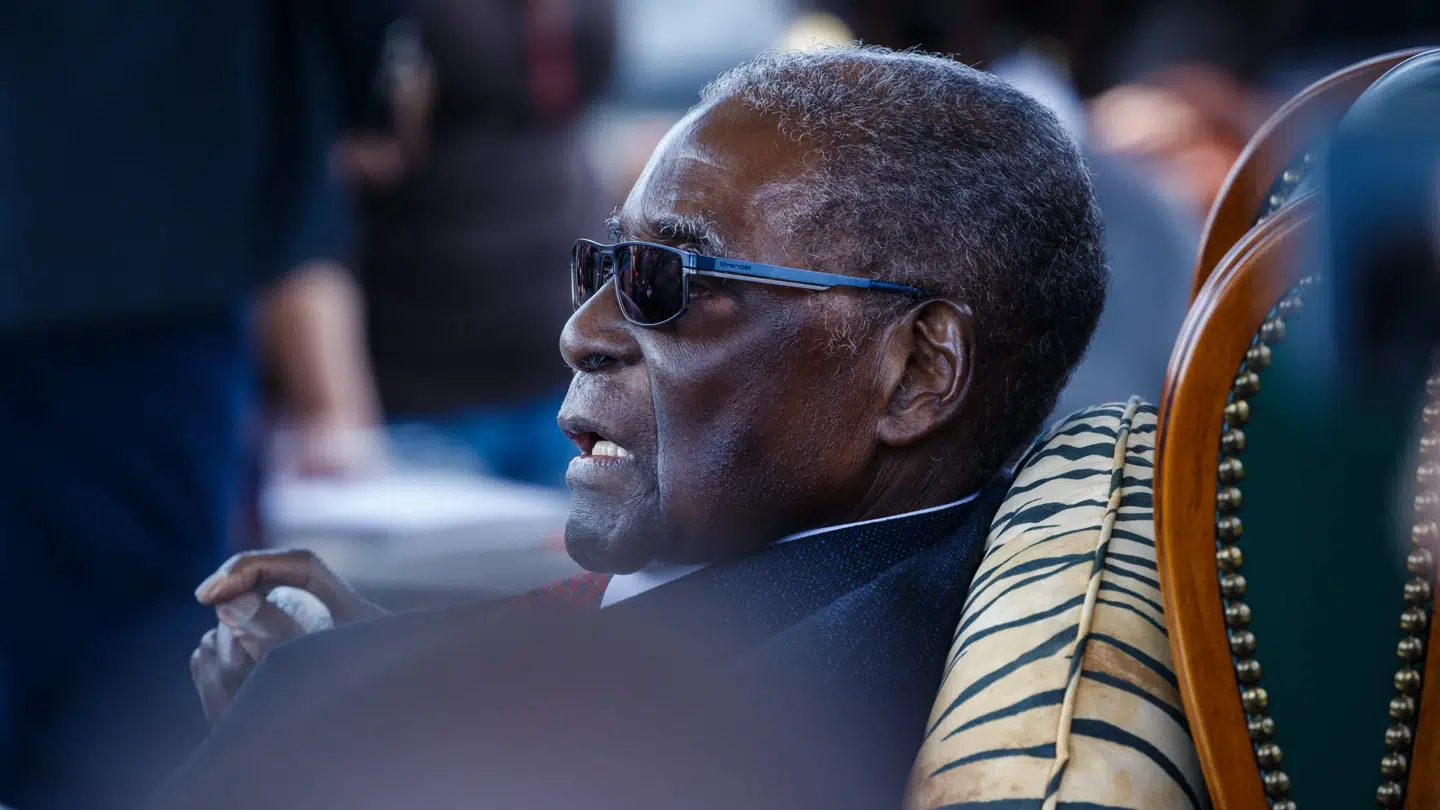 Den tidligere præsident i Zimbabwe Robert Mugabe indledte sin karriere som oprører og frihedshelt, men endte som enehersker. (Arkivfoto). Jekesai Njikizana/Ritzau Scanpix