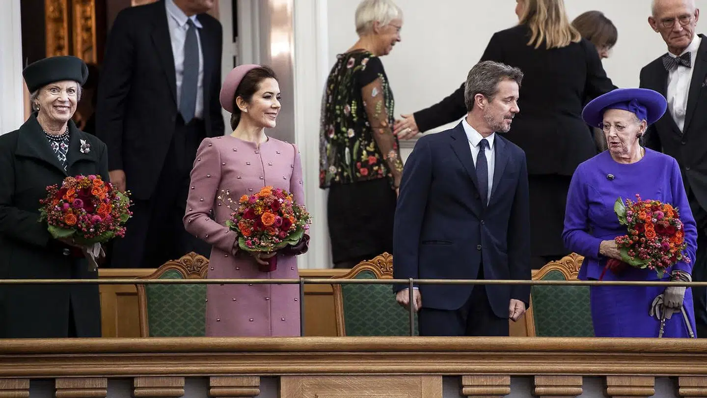 Kronprinsesse Mary kan nu afløse, når hendes mand, kronprins Frederik eller dronninge Margrethe er ude af landet. Prinsesse Benedikte kan også fungere som rigsforstander.