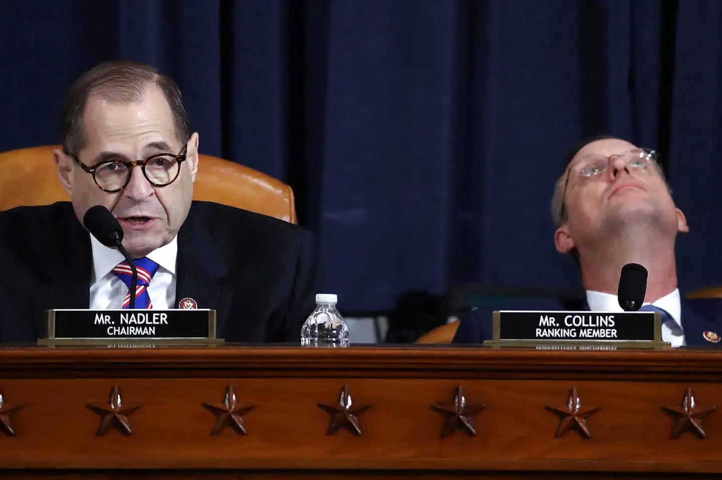 Medlemmerne i juridiske komité havde svært ved at holde hovedet højt.