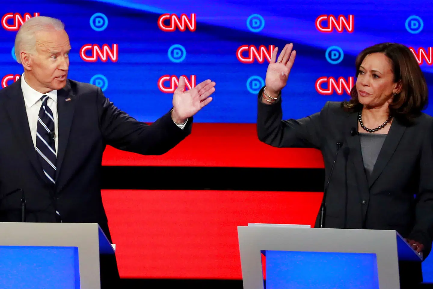Joe Biden og Kamala Harris under en ophedet tv-debat.