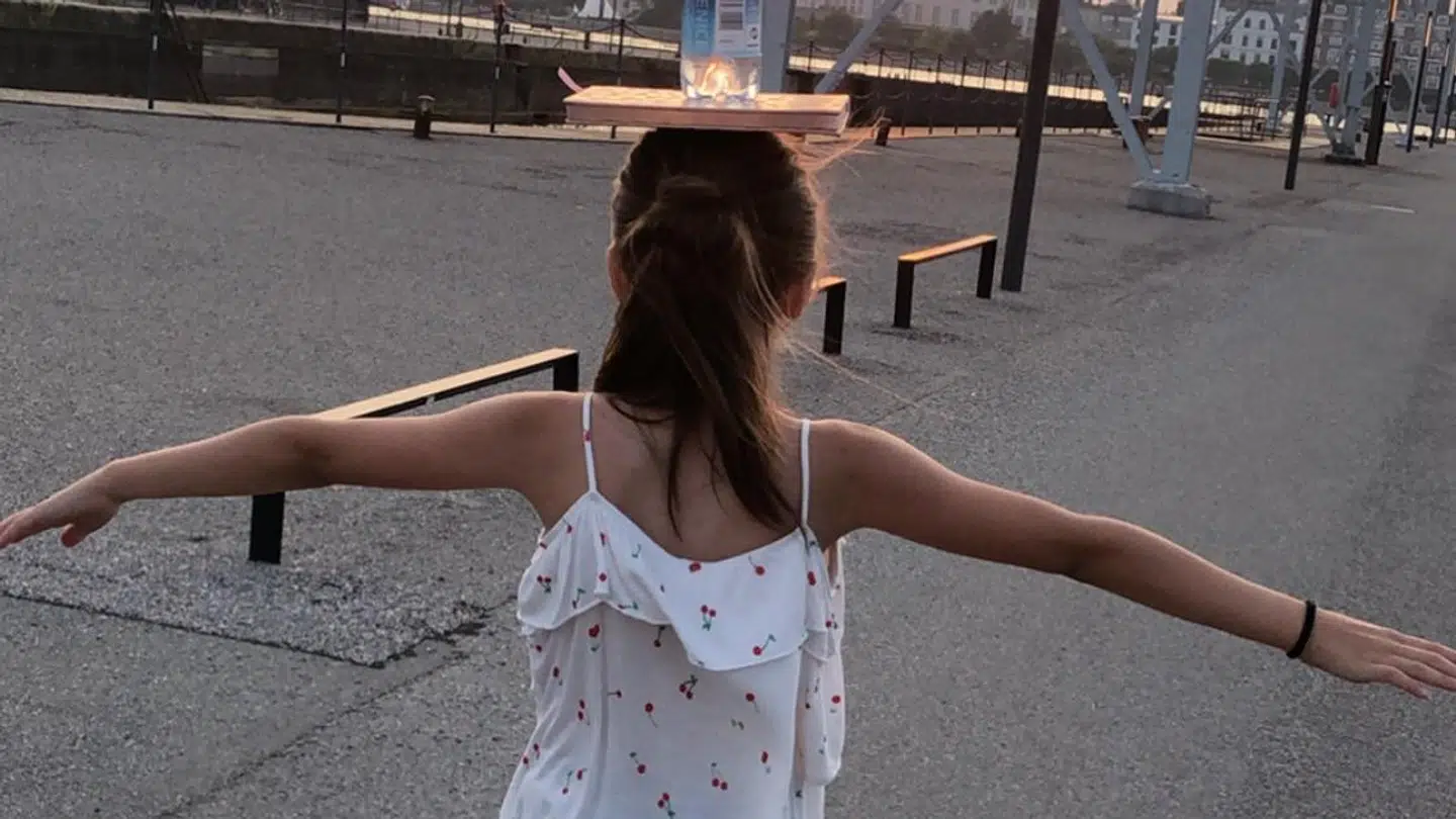 Ni-årige Yasmin Mina synes, at hendes mor er sjov.